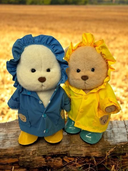 Дощовик для плюшевого ведмедика HuggyBear &ndash; синя курточка з капюшоном і жовті чобітки 0031 фото